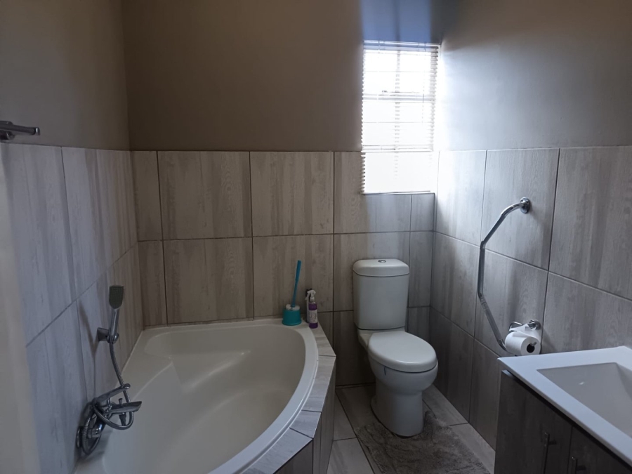 3 Bedroom Property for Sale in Beaconsfield Northern Cape